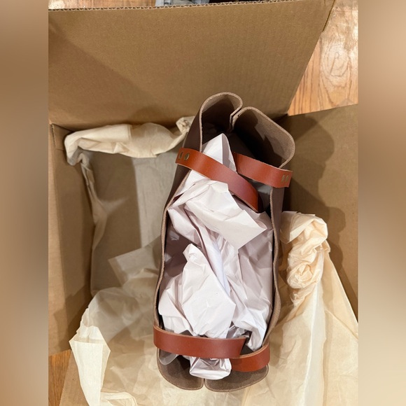 Portland Leather Mystery Tote Box Tamarindo New in original Box - Picture 5 of 16